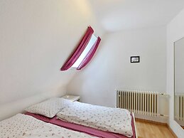 Well-kept Holiday Home With Terrace