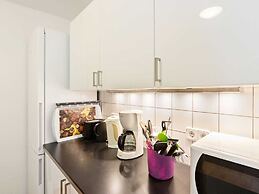 Well-kept Holiday Home With Terrace