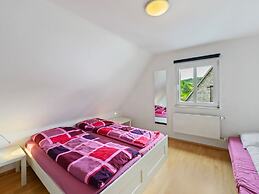 Well-kept Holiday Home With Terrace