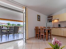 Delicate Apartment in Banjole near Beach Centinera