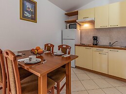 Delicate Apartment in Banjole near Beach Centinera