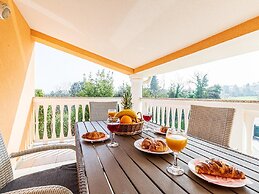 Delicate Apartment in Banjole near Beach Centinera