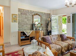 Secluded Holiday Home in Kalavrouza With Mountain Views,bbq