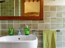 Tranquil Farmhouse in Terranova Bracciolini near Nightlife