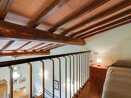 Tranquil Farmhouse in Terranova Bracciolini near Nightlife