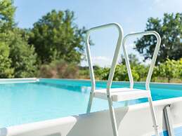 Tranquil Farmhouse in Terranova Bracciolini near Nightlife