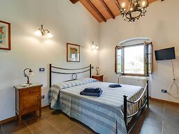 Tranquil Farmhouse in Terranova Bracciolini near Nightlife