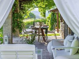 Belvilla by OYO Camelle