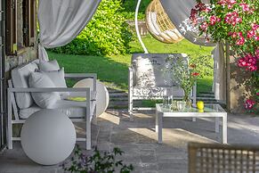 Marche Villa Close Culture