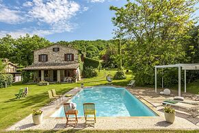 Marche Villa Close Culture