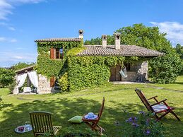 Belvilla by OYO Camelle