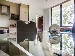 Elegant Apartment in Milton Keynes near Snozone