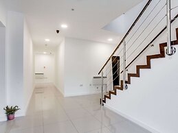 Elegant Apartment in Milton Keynes near Snozone
