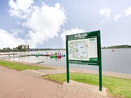 Elegant Apartment in Milton Keynes near Snozone