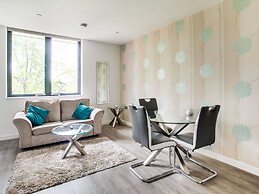 Elegant Apartment in Milton Keynes near Snozone