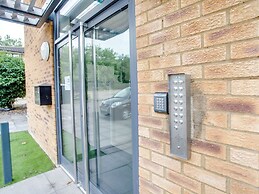 Urban Apartment in South East for 2 near Canary Karaoke