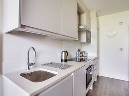 Urban Apartment in South East for 2 near Canary Karaoke