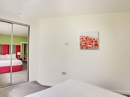 Urban Apartment in South East for 2 near Canary Karaoke