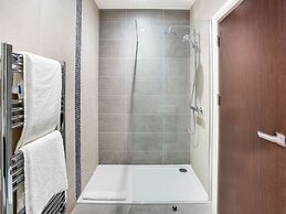 Urban Apartment in South East for 2 near Canary Karaoke