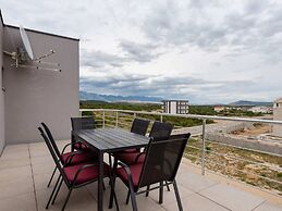 Charming Apartment in Novalja near Zrče Beach