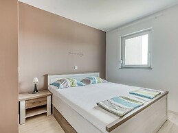 Charming Apartment in Novalja near Zrče Beach