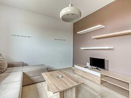 Charming Apartment in Novalja near Zrče Beach