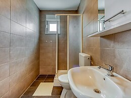 Charming Apartment in Novalja near Zrče Beach