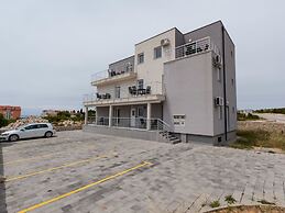 Charming Apartment in Novalja near Zrče Beach