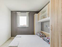 Comfortable Apartment in Novalja near Zrče Beach