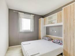 Comfortable Apartment in Novalja near Zrče Beach