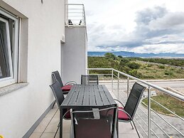 Comfortable Apartment in Novalja near Zrče Beach