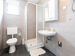 Comfortable Apartment in Novalja near Zrče Beach