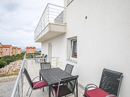 Comfortable Apartment in Novalja near Zrče Beach