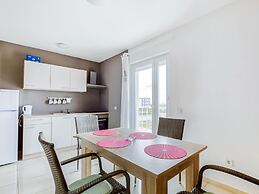 Comfortable Apartment in Novalja near Zrče Beach