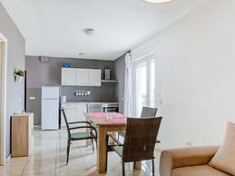 Comfortable Apartment in Novalja near Zrče Beach