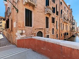 Belvilla by OYO Ca' Del Cinema