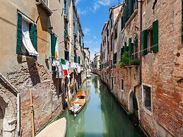 Belvilla by OYO Ca' Del Cinema