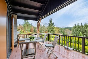 Elegant Chalet in Manhay With Sauna