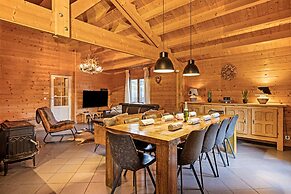 Elegant Chalet in Manhay With Sauna