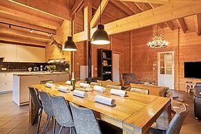 Elegant Chalet in Manhay With Sauna