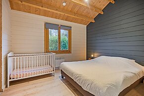 Elegant Chalet in Manhay With Sauna