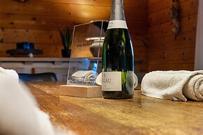 Elegant Chalet in Manhay With Sauna