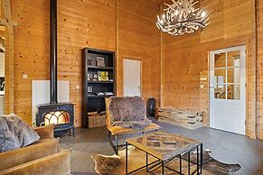 Elegant Chalet in Manhay With Sauna
