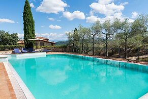 Peaceful Stay in Collazzone Hills