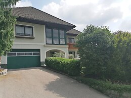 Riverside Apartment in Oed-ohling