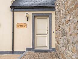 Majestic Villa With Pool and Sauna