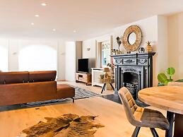 Majestic Villa With Pool and Sauna