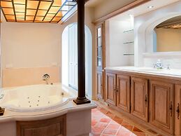 Majestic Villa With Pool and Sauna