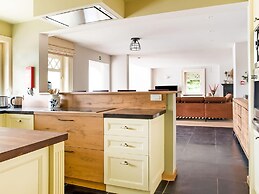 Majestic Villa With Pool and Sauna