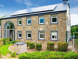 Majestic Villa With Pool and Sauna